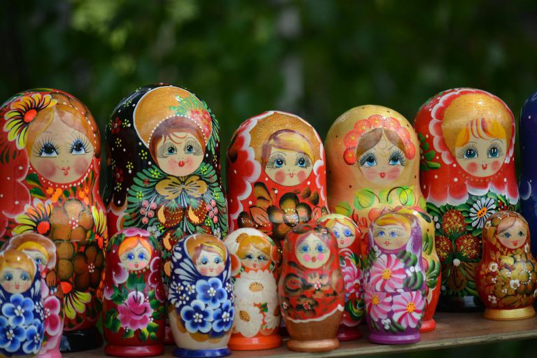 nesting dolls, russian traditions, russian culture-2398918.jpg